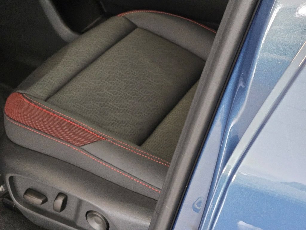 2027 Chevrolet Equinox RS - Photo 23