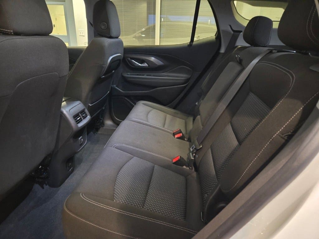2023 GMC TERRAIN - Image 16
