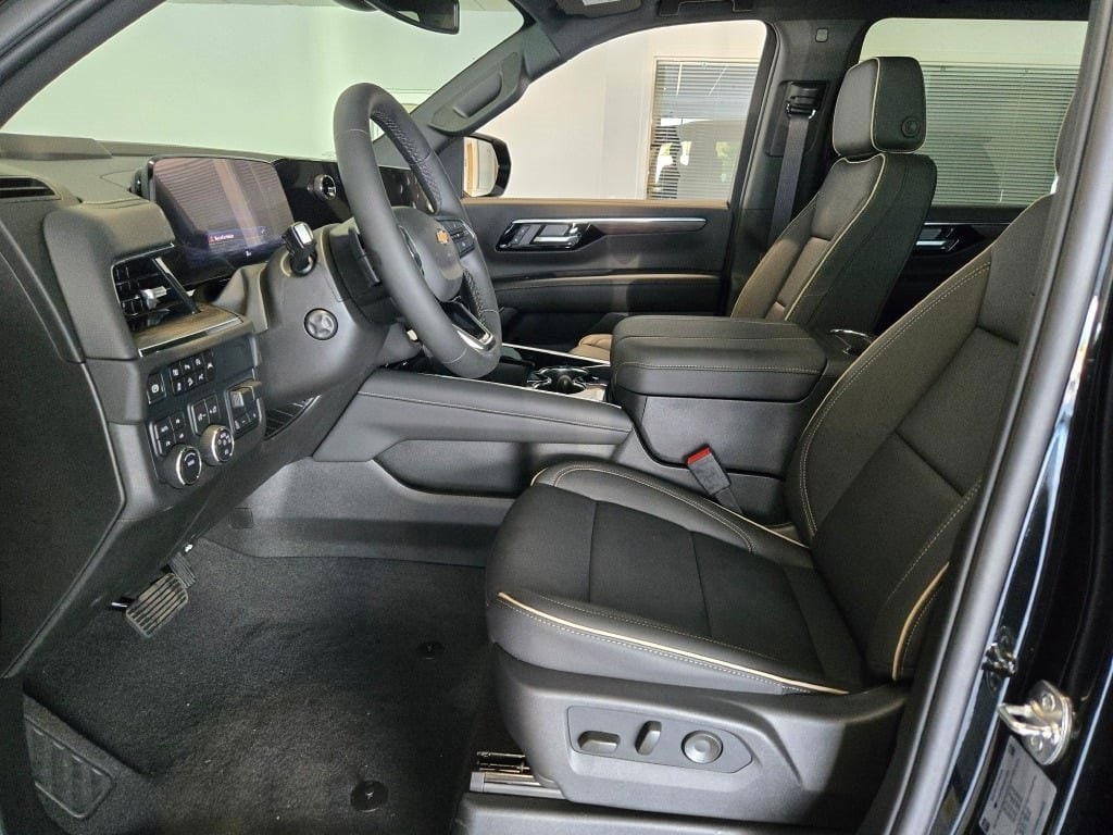 2025 CHEVROLET SUBURBAN - Image 23