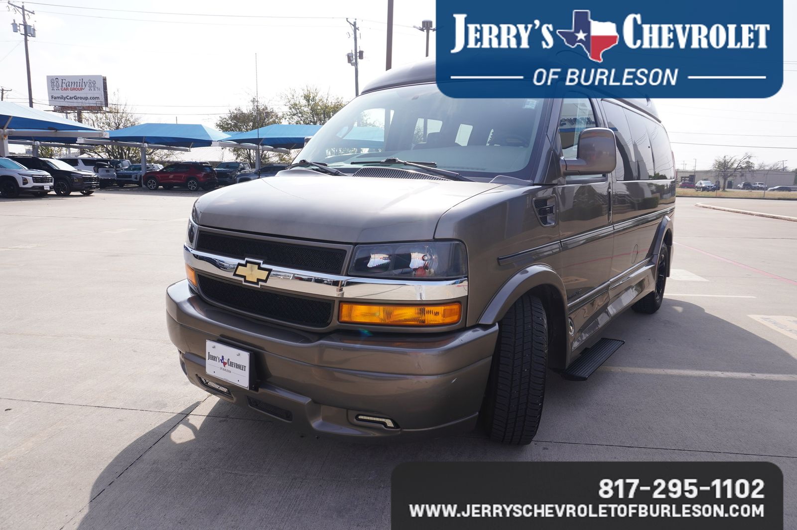 2023 Chevrolet Express Cargo 2500 Base photo 2