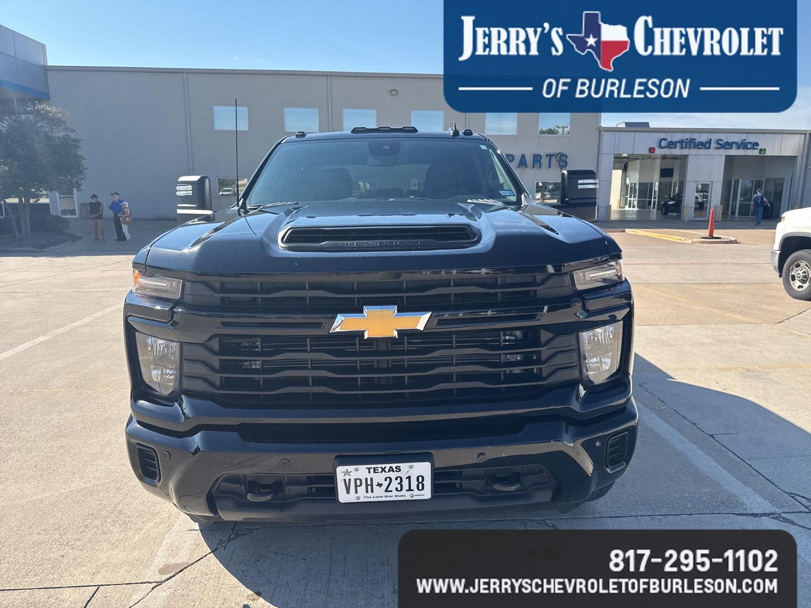 2025 Chevrolet Silverado 2500HD Custom photo 2