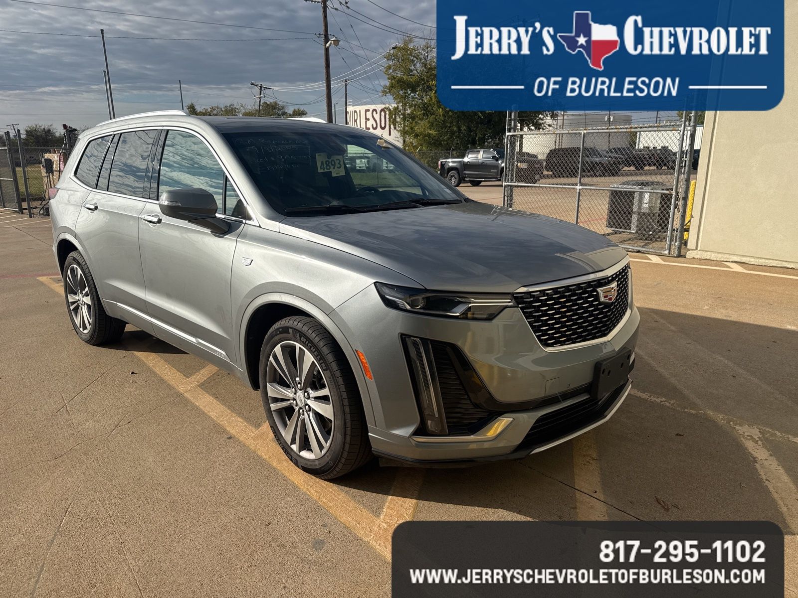 2025 Cadillac XT6 Premium Luxury photo 2