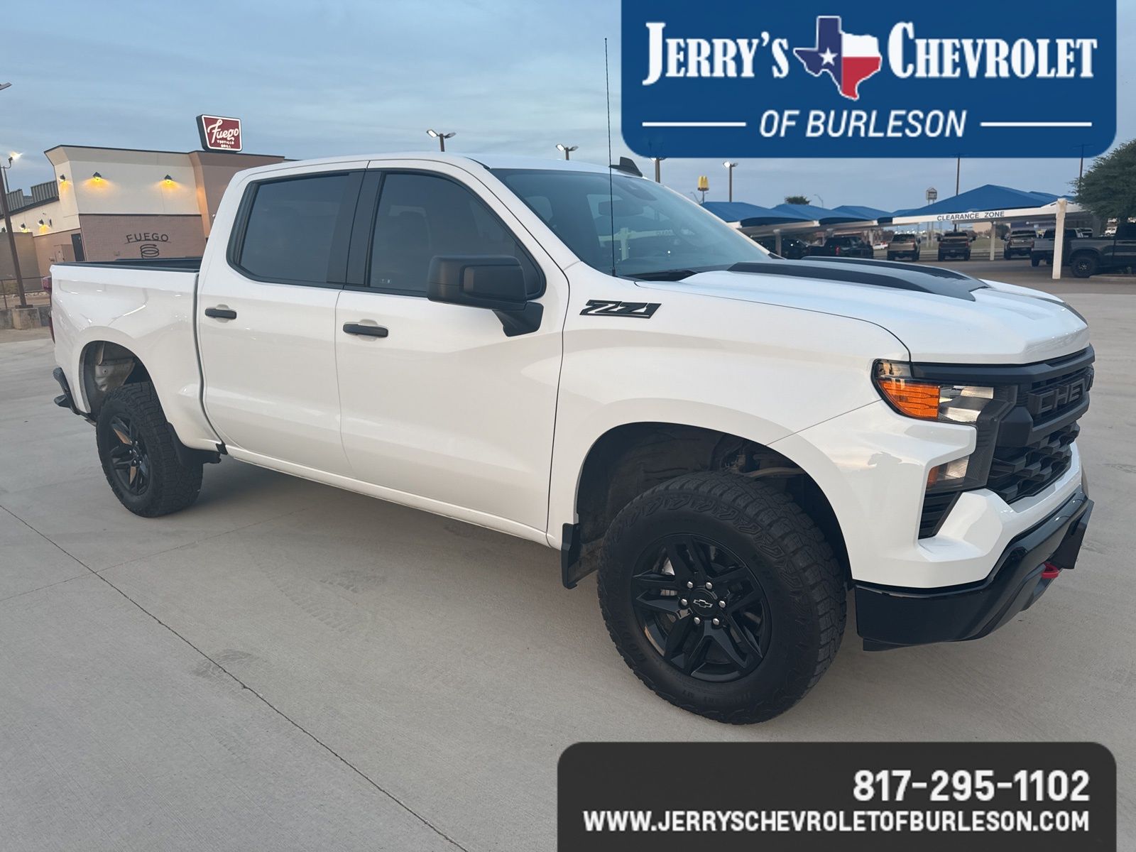 2023 Chevrolet Silverado 1500 Custom Trail Boss photo 2