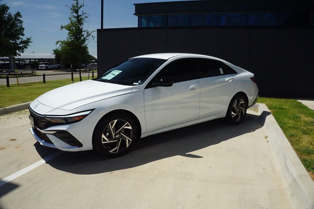 Used 2025 Hyundai Elantra Hybrid SEL Sport Sedan