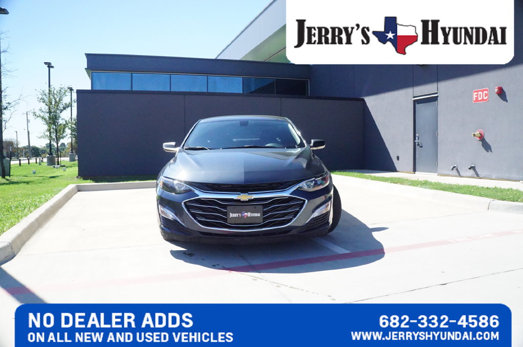 Used 2020 Chevrolet Malibu 1LS with VIN 1G1ZB5ST6LF121132 for sale in Hudson Oaks, TX