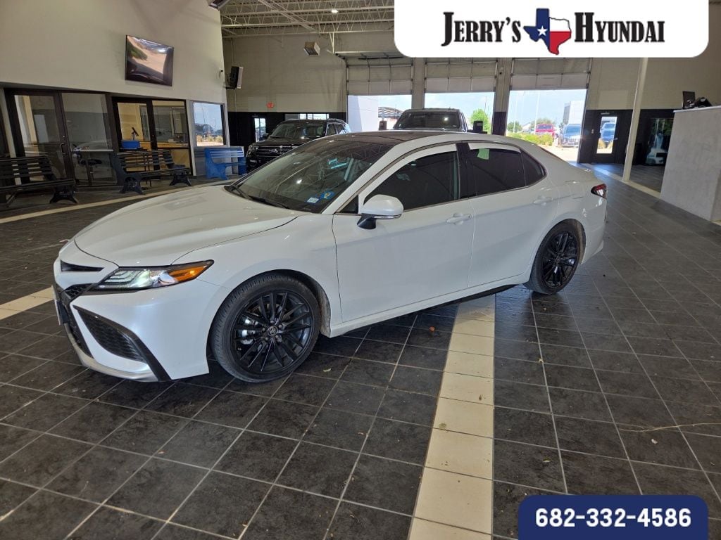 2024 Toyota Camry XSE's photo