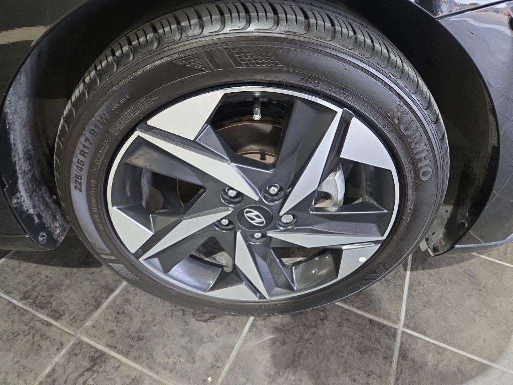 Used 2023 Hyundai Elantra Sedan