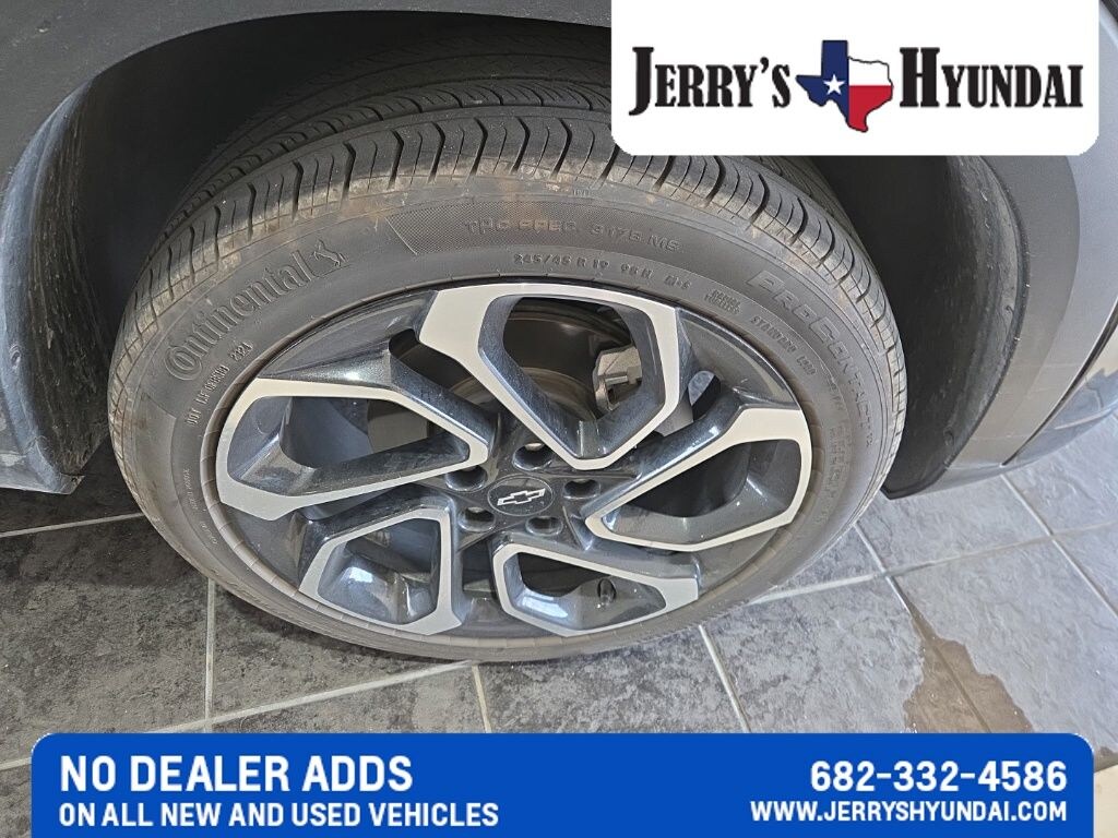 Used 2025 Chevrolet Trax SUV