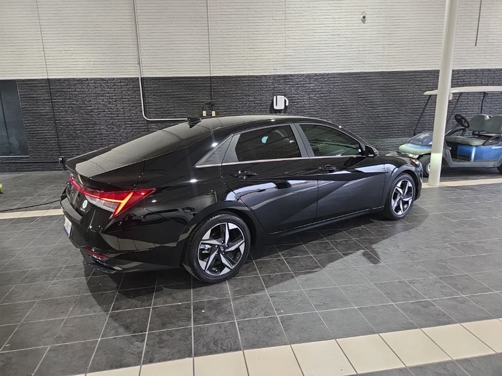 Used 2023 Hyundai Elantra Sedan