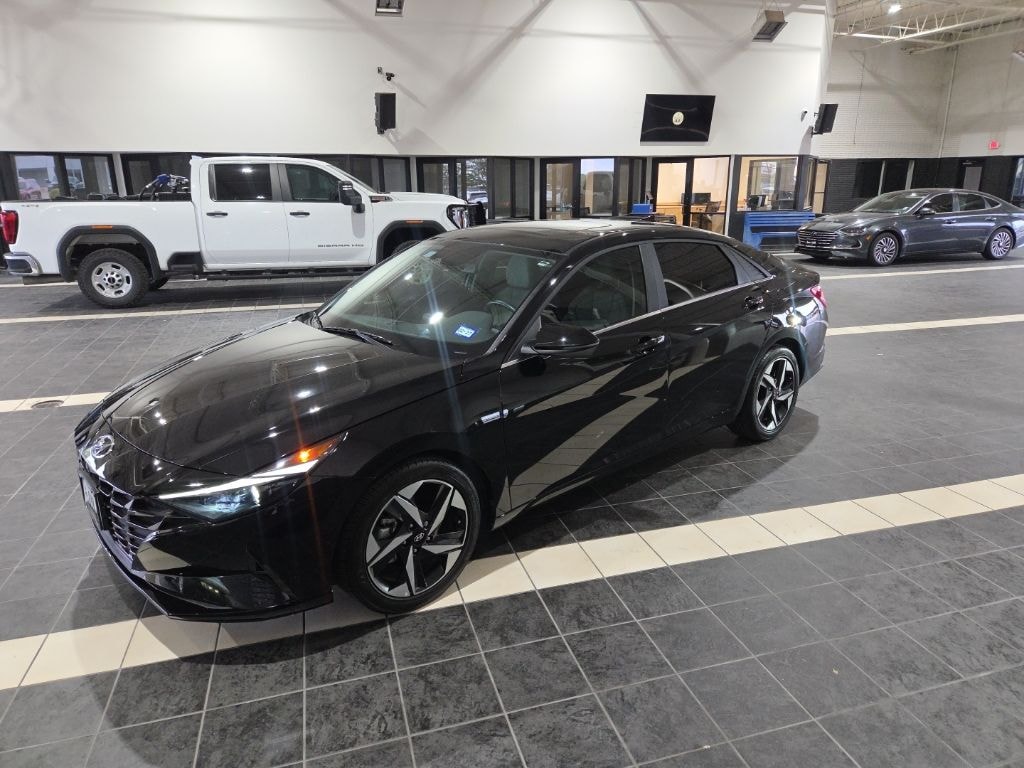 Used 2023 Hyundai Elantra Sedan