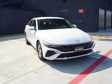 2025 Hyundai Elantra SE Sedan