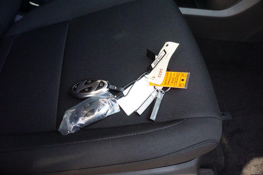 2026 Hyundai Santa Fe SE - Photo 24