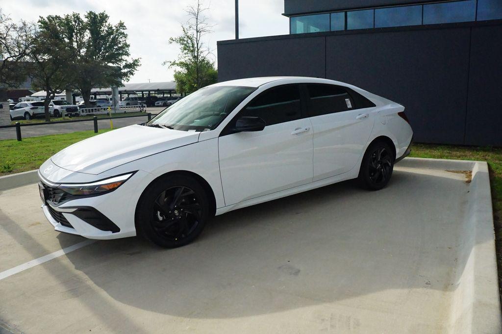 New 2026 Hyundai Elantra SEL Sport Sedan