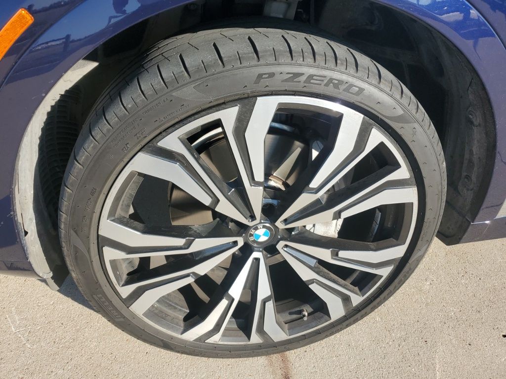 2023 Bmw X7 xDrive40i photo 2