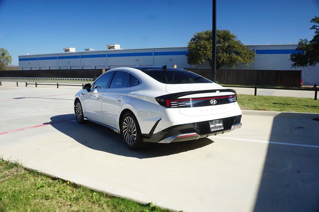 Certified 2025 Hyundai Sonata Hybrid Limited Sedan
