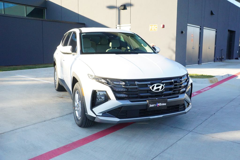2025 Hyundai Tucson SE's photo