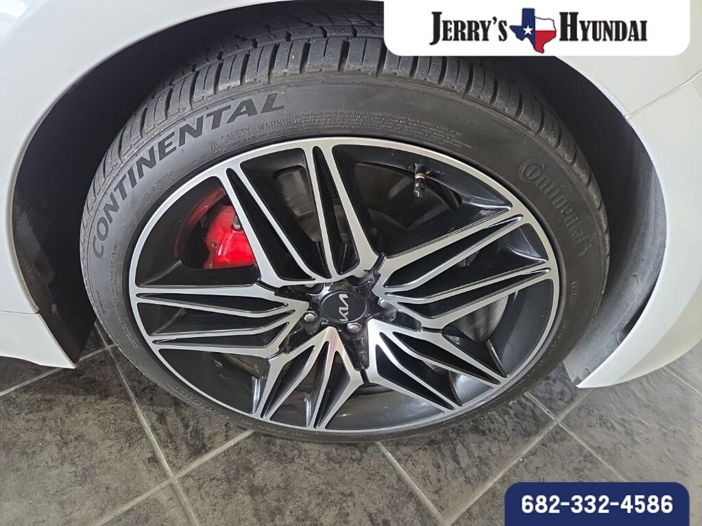 Used 2022 Kia Stinger GT1 Sedan
