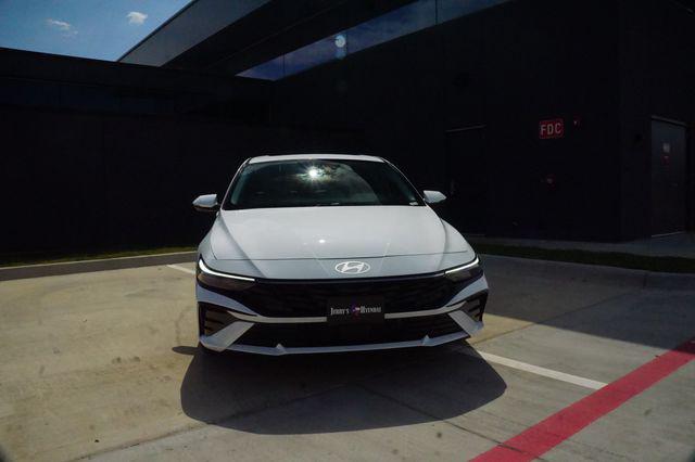 2025 Hyundai Elantra Hybrid Limited photo 2