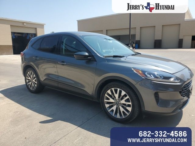 Used 2022 Ford Escape SE with VIN 1FMCU0BZ6NUA31777 for sale in Weatherford, TX