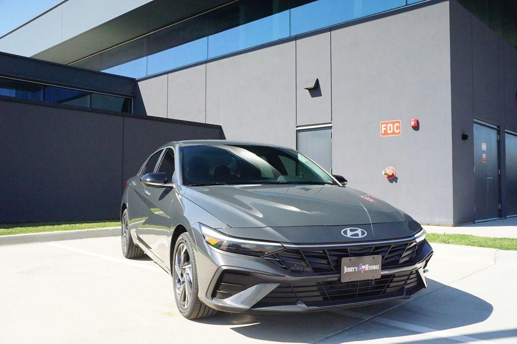 New 2025 Hyundai Elantra Hybrid SEL Sport Sedan