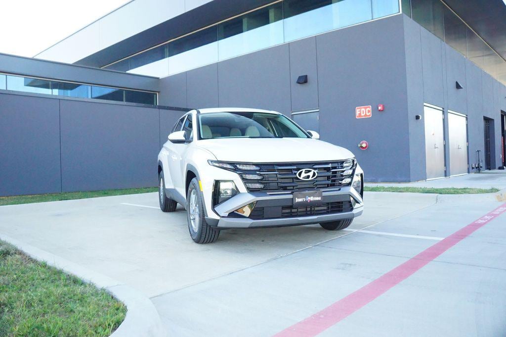 New 2026 Hyundai Tucson SE FWD SUV