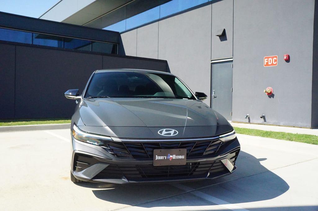 New 2025 Hyundai Elantra Hybrid SEL Sport Sedan