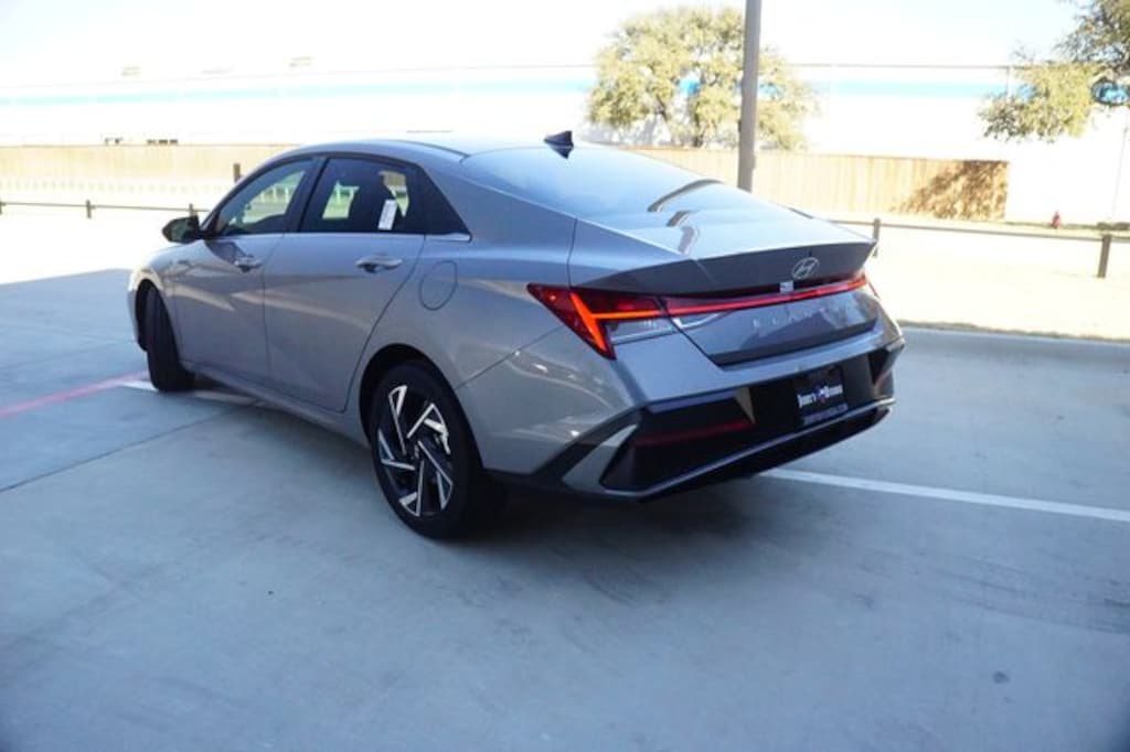 Certified 2025 Hyundai Elantra SEL Convenience Sedan