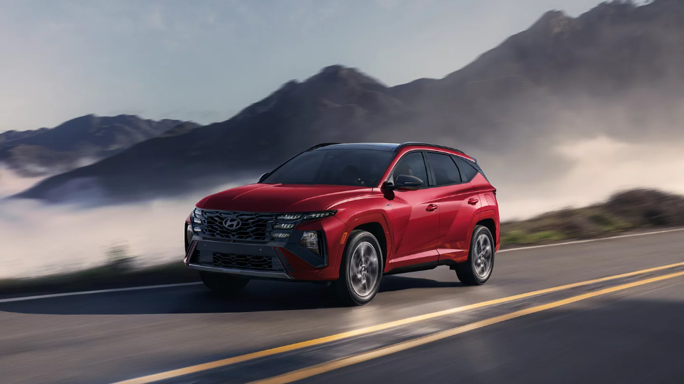 2025%20Tucson%20Hybrid%20SUV%20Near%20Weatherford%2C%20TX-979x550.webp