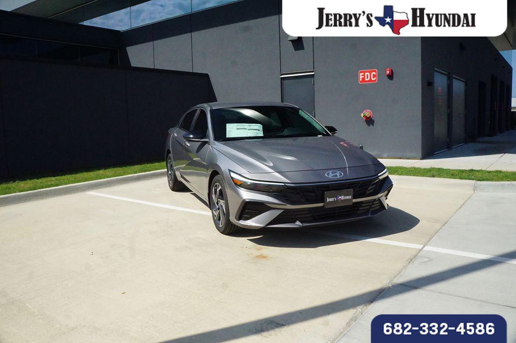 2025 Hyundai Elantra SEL's photo