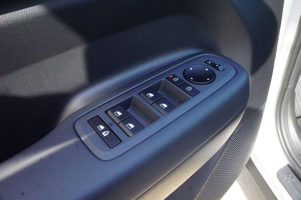2026 Hyundai Santa Fe SE - Photo 14