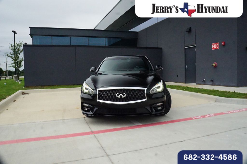 Used 2016 INFINITI Q70 5.6 with VIN JN1AY1AR5GM190013 for sale in Weatherford, TX