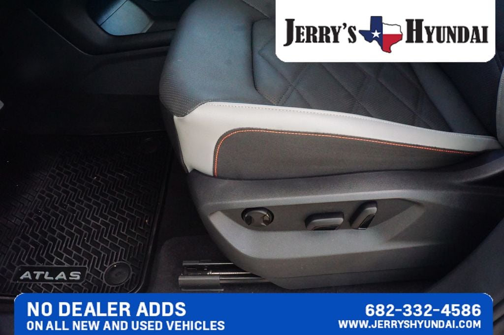 2024 Volkswagen Atlas Atlas Peak Edition - Photo 17