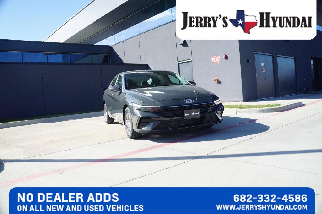 New 2026 Hyundai Elantra SE Sedan