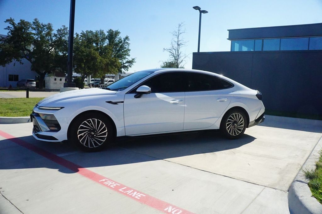 Certified 2025 Hyundai Sonata Hybrid Limited Sedan