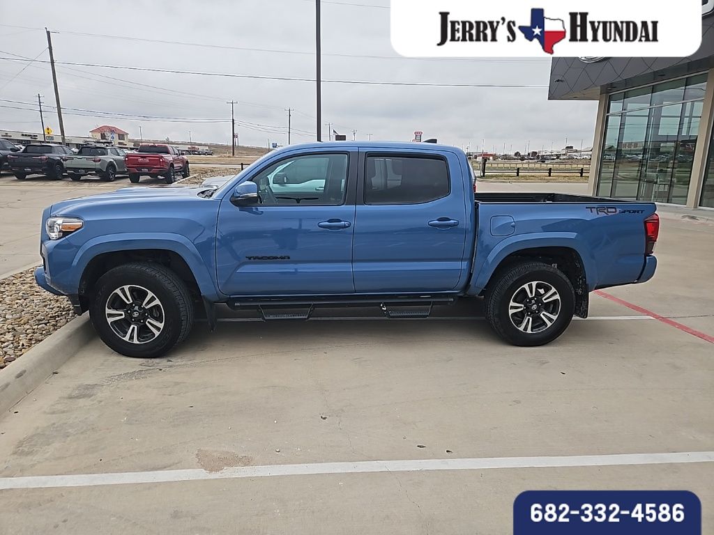 2019 Toyota Tacoma TRD Sport's photo