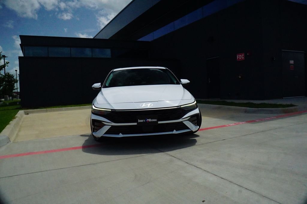 Certified 2025 Hyundai Elantra Hybrid Limited Sedan
