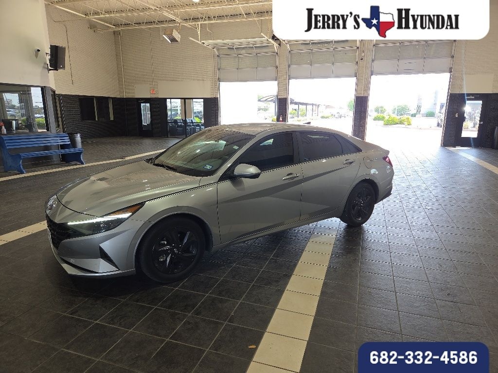 Used 2022 Hyundai Elantra SEL Sedan