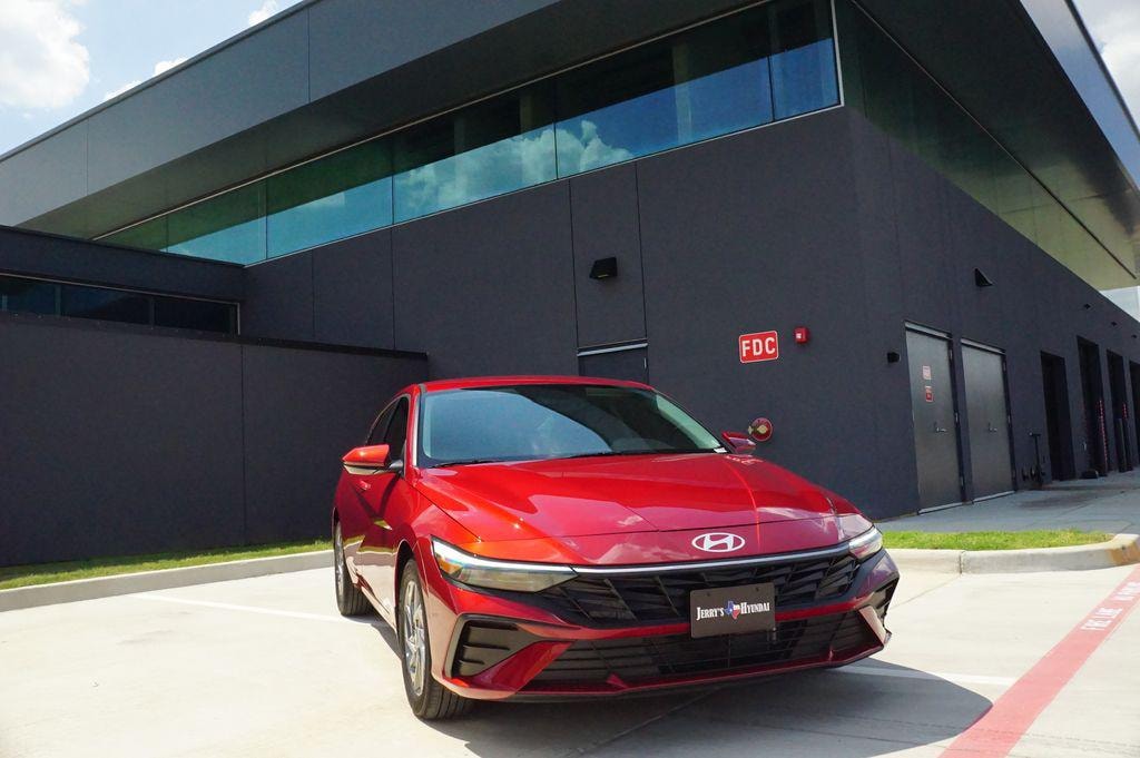 New 2025 Hyundai Elantra Hybrid Blue Sedan