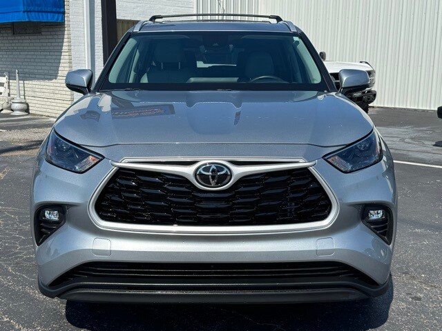2023 Toyota Highlander Limited Platinum XLE XSE photo 2