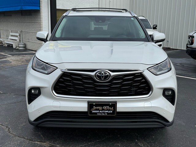 2023 Toyota Highlander Limited photo 2