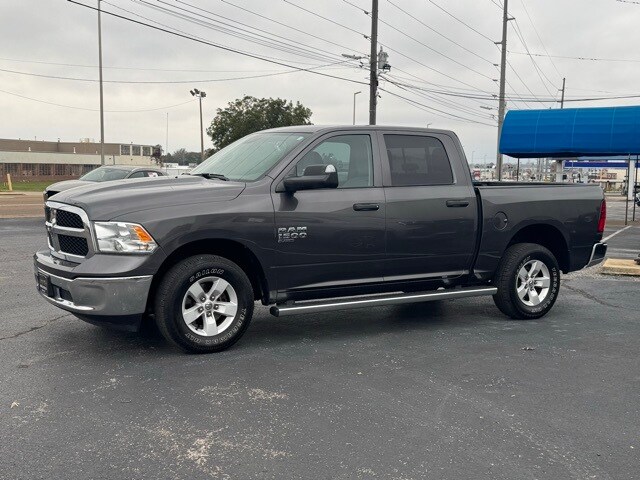 2022 Ram 1500 Classic SLT photo 3