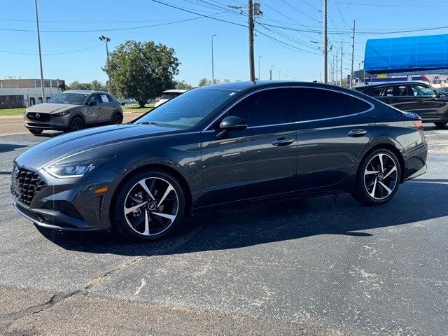 2021 Hyundai Sonata SEL Plus photo 3