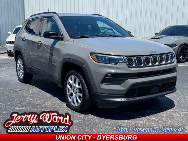 2023 Jeep Compass Latitude Lux 4X4's photo
