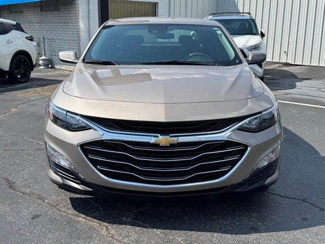2023 Chevrolet Malibu 1LT photo 2