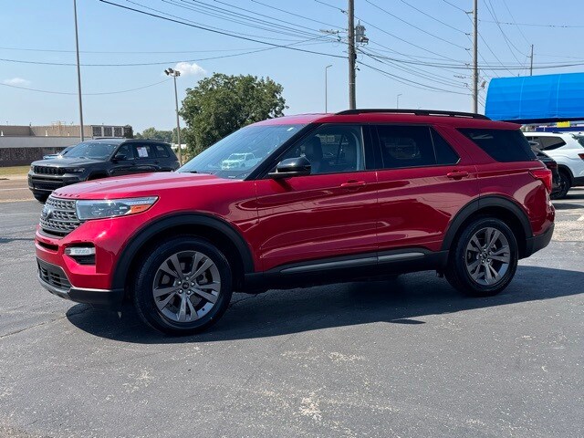 2022 Ford Explorer XLT photo 2