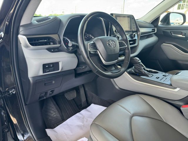 2023 Toyota Highlander XLE - Photo 20