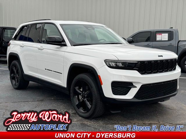 2023 Jeep Grand Cherokee Altitude X 4x4's photo