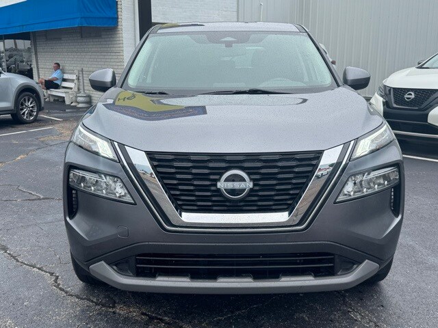 2023 Nissan Rogue SV photo 2