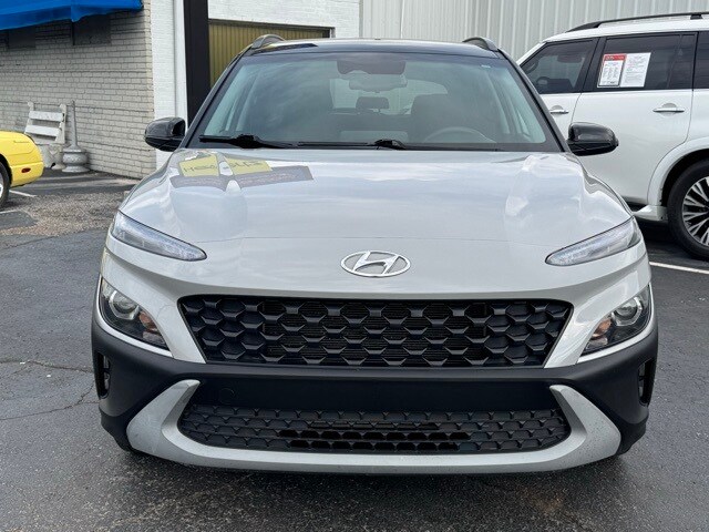2023 Hyundai Kona SEL photo 2