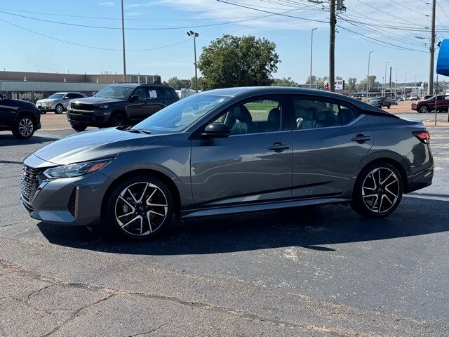 2024 Nissan Sentra SR photo 3